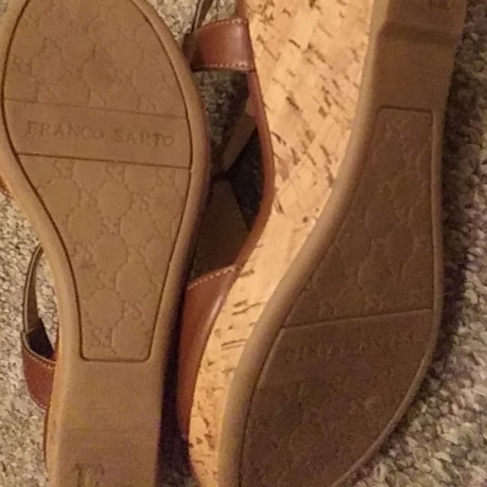 Shoes - Picture 2 of 4